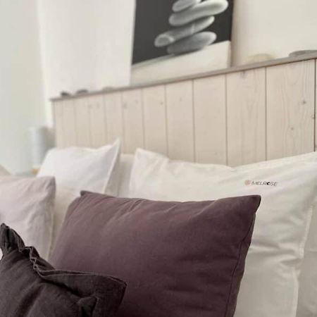 Logis Saint-Martin By Melrose Apartment Ngoại thất bức ảnh