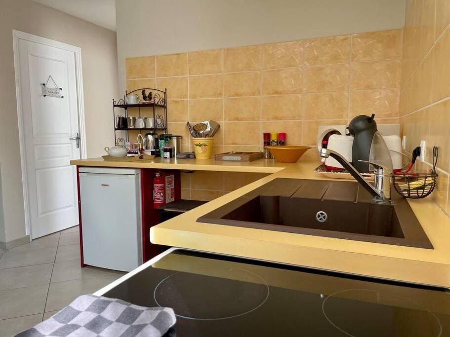 Logis Saint-Martin By Melrose Apartment Ngoại thất bức ảnh