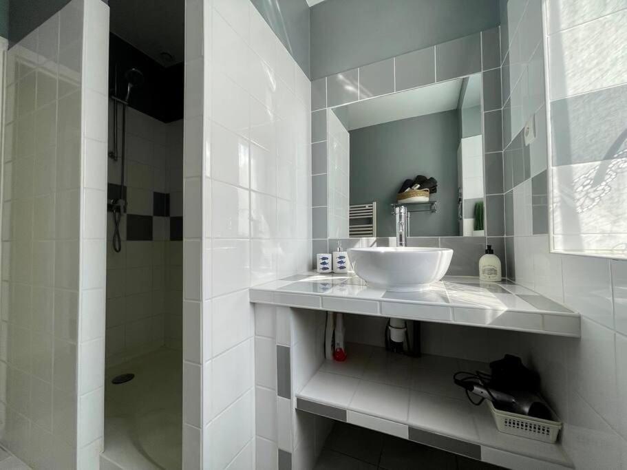 Logis Saint-Martin By Melrose Apartment Ngoại thất bức ảnh